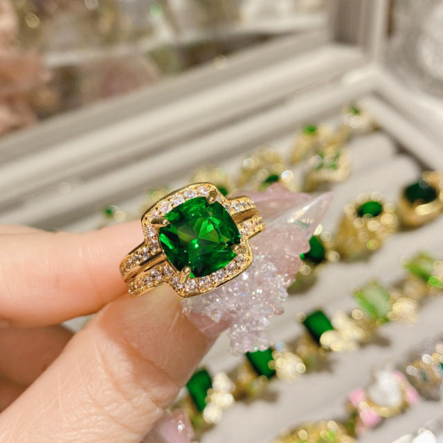 Luxury elegant emerald full diamond ring gold plated crystal ring