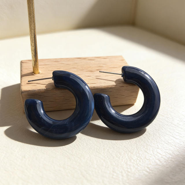 2026 New Acrylic Retro Earrings Simple C-Shaped Minimalist Style Ear Accessories