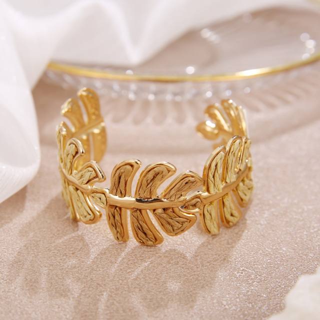 Fashion Raffia Leaf Bracelet for Women Simple Handmade Woven Leaf Bracelet
