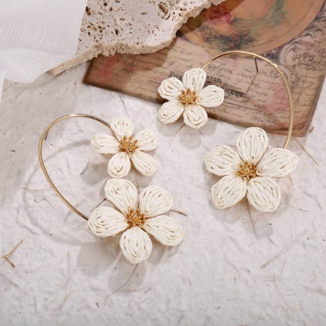 Spring Summer Raffia Flower Earrings with Arc-Shaped