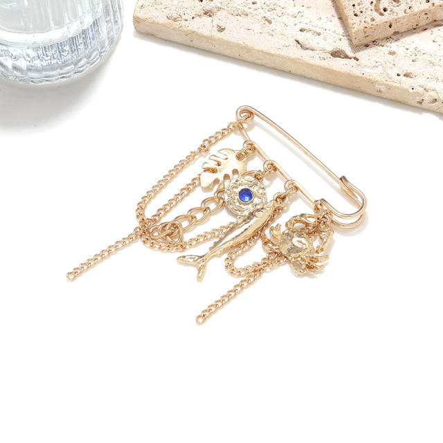 Oil-Drip Crab Tropical Fish Leaf Brooch Marine Animal Element Fastening Pin Clothing Accessory