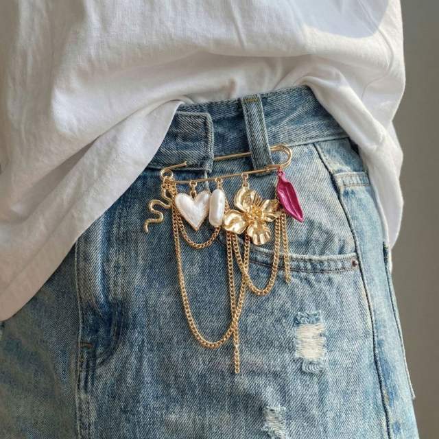 Sweet Retro Style Pearl Heart Flower Brooch French Multi-Element Colorful Leaf Hat Pants Pin