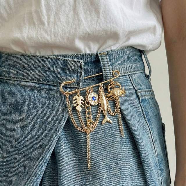 Oil-Drip Crab Tropical Fish Leaf Brooch Marine Animal Element Fastening Pin Clothing Accessory