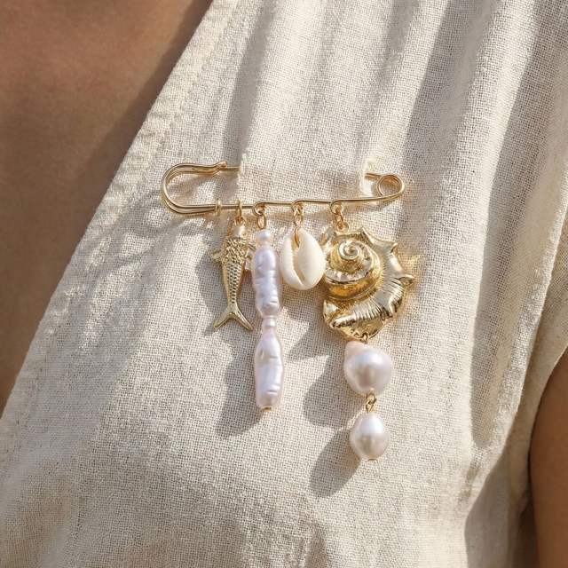 Exaggerated Colorful Conch Shell Tropical Fish Brooch with Ocean Elements Waist-Tightening Pin Waist-Cinching Accessory