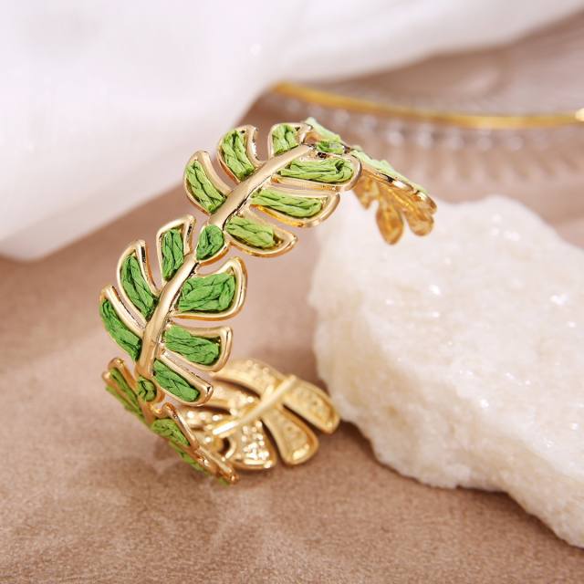 Fashion Raffia Leaf Bracelet for Women Simple Handmade Woven Leaf Bracelet