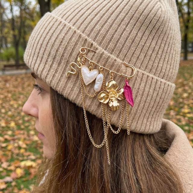 Sweet Retro Style Pearl Heart Flower Brooch French Multi-Element Colorful Leaf Hat Pants Pin