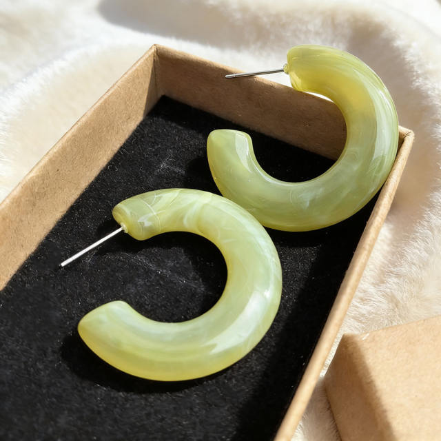 2026 New Acrylic Retro Earrings Simple C-Shaped Minimalist Style Ear Accessories