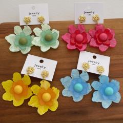Holiday-Style Floral Earrings Vintage Irregular Resin Flower Stud Earrings