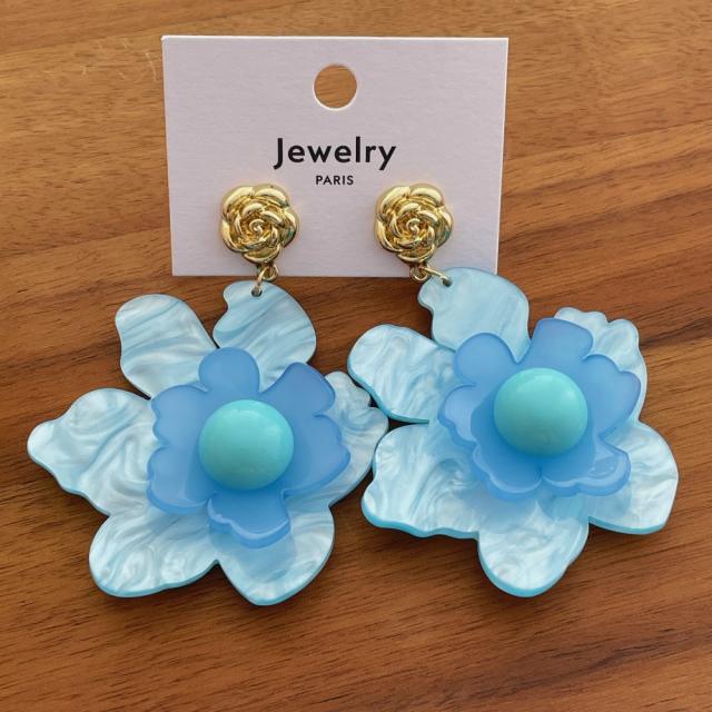Holiday-Style Floral Earrings Vintage Irregular Resin Flower Stud Earrings