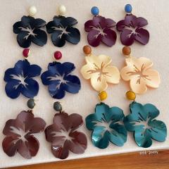 French Retro Contrasting Color Acrylic Flower Exaggerated Earrings for Women