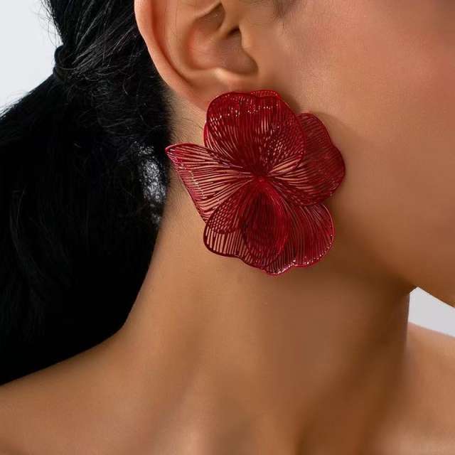 Exaggerated Elegant Earrings for Women Luxury Floral Hollow-Out Stud Earrings·Jewelry