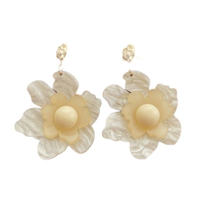 Holiday-Style Floral Earrings Vintage Irregular Resin Flower Stud Earrings