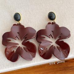 French Retro Contrasting Color Acrylic Flower Exaggerated Earrings for Women
