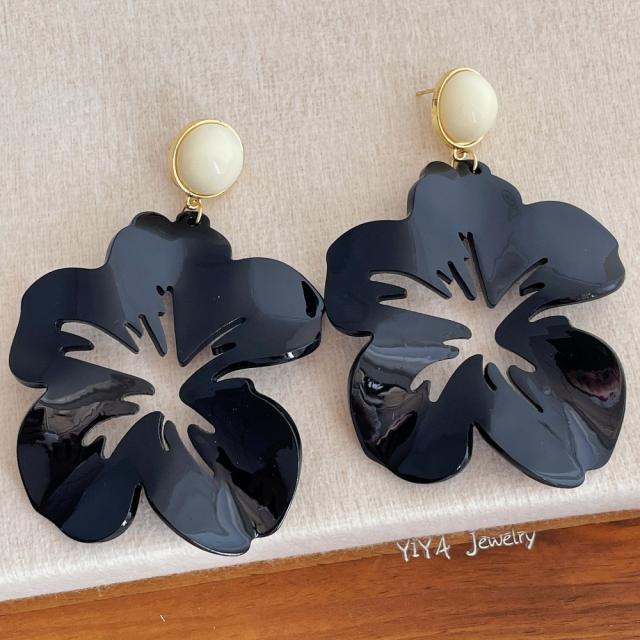 French Retro Contrasting Color Acrylic Flower Exaggerated Earrings for Women