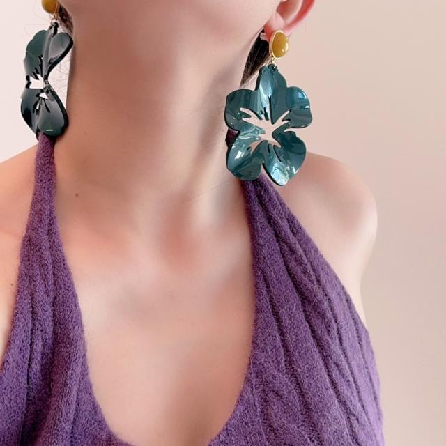 French Retro Contrasting Color Acrylic Flower Exaggerated Earrings for Women