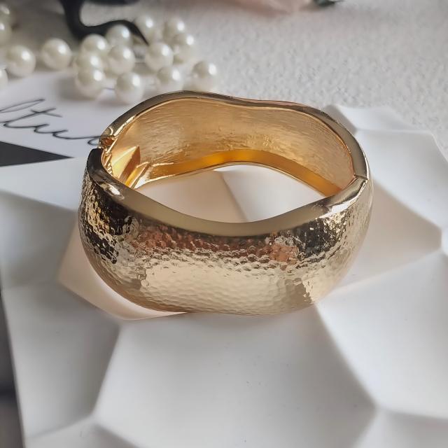 Ins-Style Metal Wide Alloy Irregular Hammered Texture Spring Open Bracelet