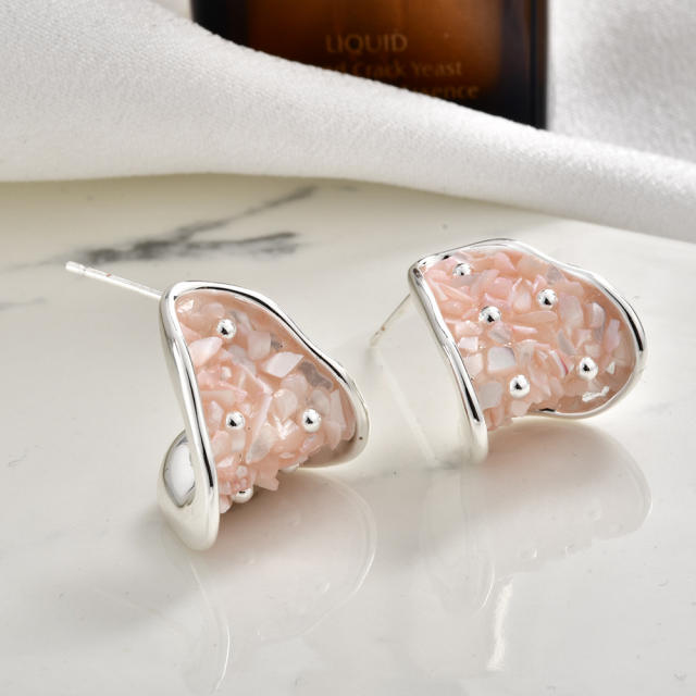 Vintage-Style Fashion Earrings with Elegant Abalone Shell White Mother-Of-Pearl