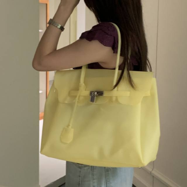 Jelly Bag Transparent Bag Summer New Commuter Tote Bag Medium Size Large Capacity Underarm Bag for Women
