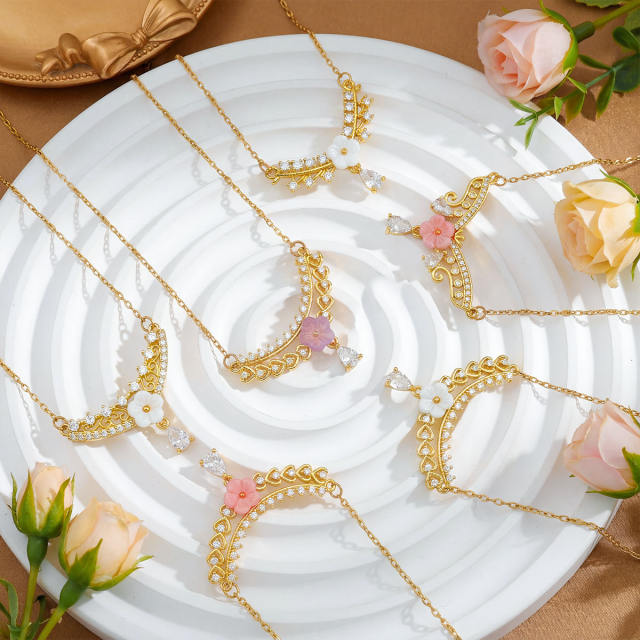 Hollow Heart-Shaped Copper Gold-Plated Necklace Micro-Inlaid Zircon flower stainless Steel Necklace for Women