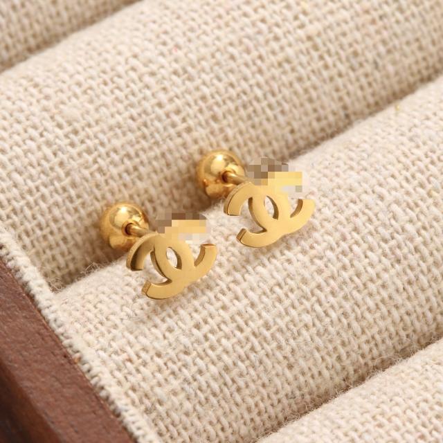Diamond-Encrusted Titanium Steel Ear Studs Exquisite Ear Jewelry No Need to Remove Earrings for Bathing or Sleeping