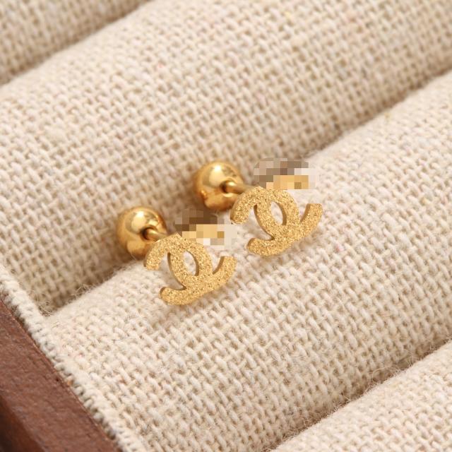 Diamond-Encrusted Titanium Steel Ear Studs Exquisite Ear Jewelry No Need to Remove Earrings for Bathing or Sleeping