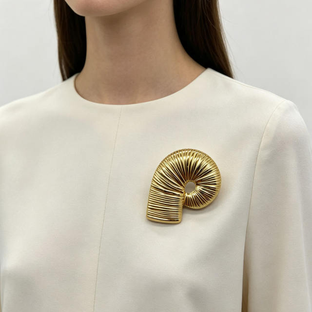 Light Luxury 304 Stainless Steel Plasma 18K Nautilus Brooch for Women