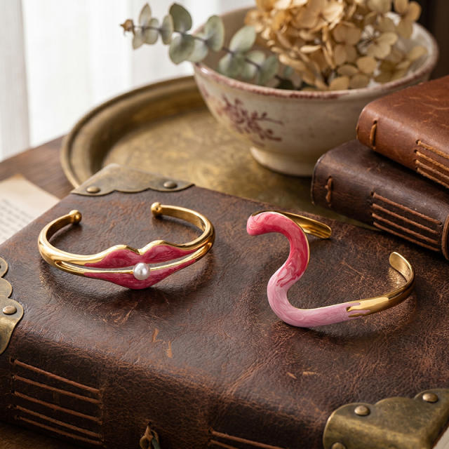 Exaggerated Baroque pink color enamel Bracelet for Women stainless steel bangle