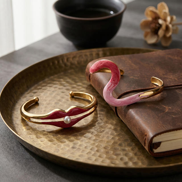 Exaggerated Baroque pink color enamel Bracelet for Women stainless steel bangle