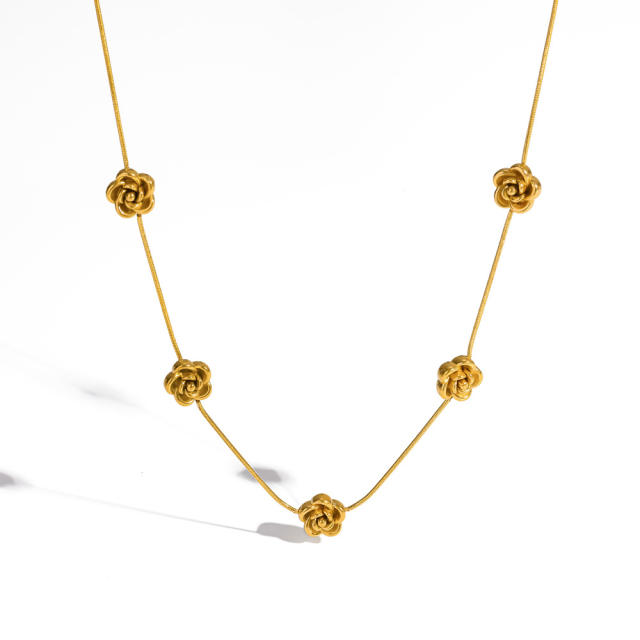 18KG french trend stereo rose flower stainless steel necklace