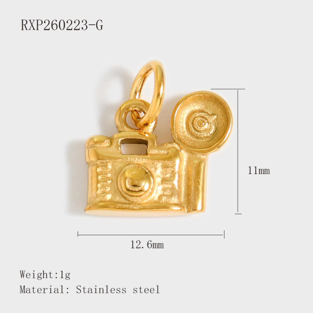 Creative Stainless Steel Gold-Plated European and American Fashion Paris Eiffel Tower Pendant Wholesale