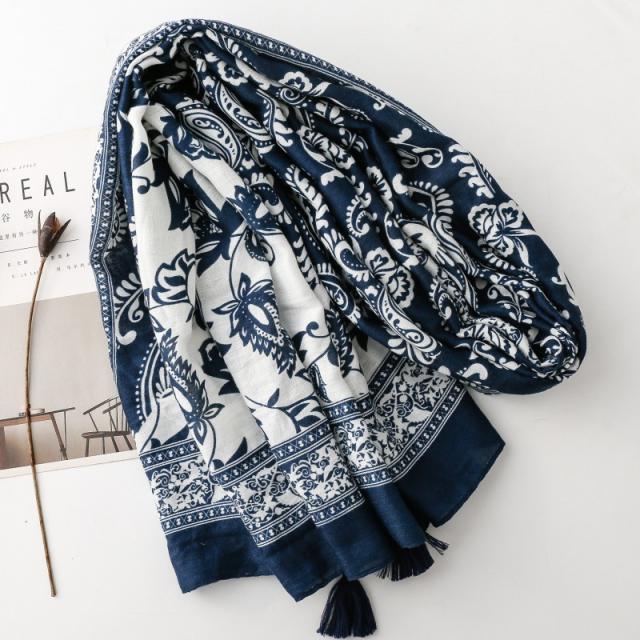 Retro Ethnic Style Floral Geometric Print Tassel Scarf with Wooden Beads