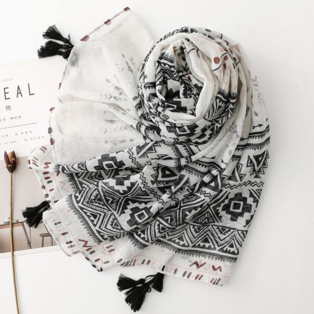 Retro Black White Geometric Totem Print Scarf Bohemian Style Vacation Shawl