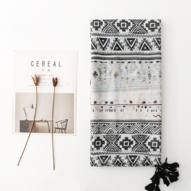 Retro Black White Geometric Totem Print Scarf Bohemian Style Vacation Shawl