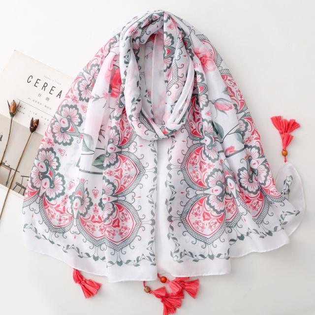 Retro Ethnic Style Floral Geometric Print Tassel Scarf with Wooden Beads