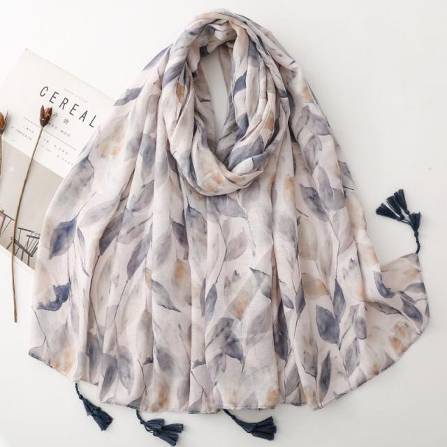 Ethnic Style Floral Print Scarf Soft Tassel Holiday Shawl for All Seasons
