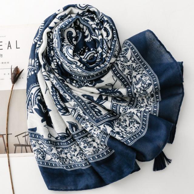 Retro Ethnic Style Floral Geometric Print Tassel Scarf with Wooden Beads