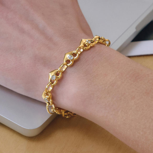 Zircon Heart-Shaped Pig Nose Clasp stainless Steel Bracelet for Women
