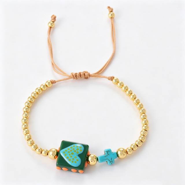 Popular contrast color heart block gold color beaded bracelet