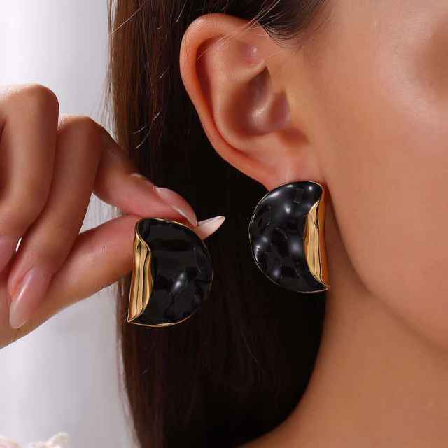 Irregular Geometric Wave Earrings black white enamel stainless steel earrings