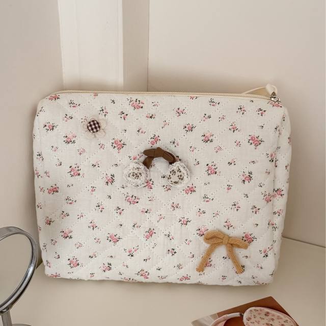 Ins-Style Fresh Floral Makeup Bag Three-Piece Set Quilted Fabric Handbag