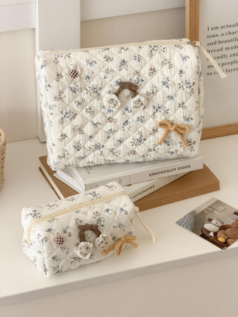 Ins-Style Fresh Floral Makeup Bag Three-Piece Set Quilted Fabric Handbag