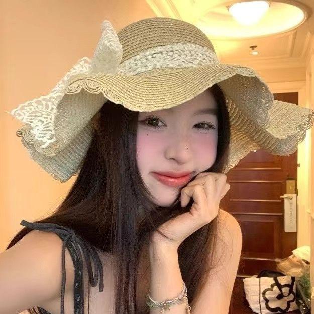 Summer Lace-Trimmed Wavy Straw Hat with Bow