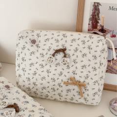 Ins-Style Fresh Floral Makeup Bag Three-Piece Set Quilted Fabric Handbag