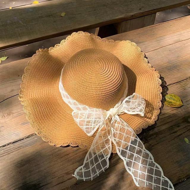 Summer Lace-Trimmed Wavy Straw Hat with Bow