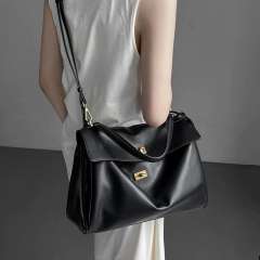 Large Capacity Bag Women's Early Autumn Black Crossbody Bag Shoulder Bag Tote Bag