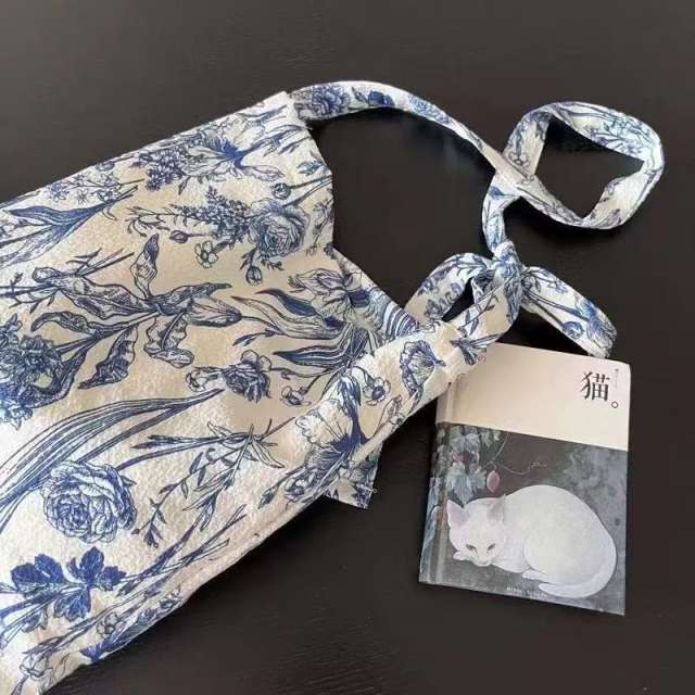 Chinese Style Blue and White Porcelain Flower Bag