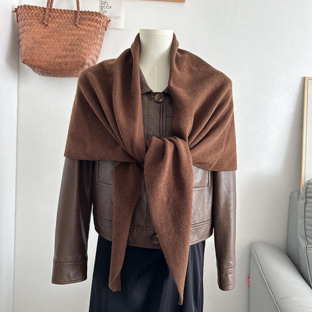 100% Pure Wool Oversized Triangular Shawl Warm for Autumn and Winter