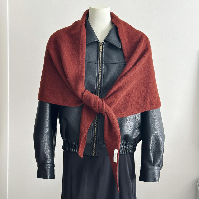100% Pure Wool Oversized Triangular Shawl Warm for Autumn and Winter