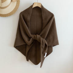 100% Pure Wool Oversized Triangular Shawl Warm for Autumn and Winter