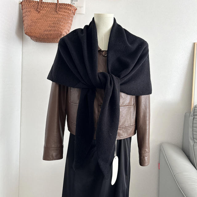 100% Pure Wool Oversized Triangular Shawl Warm for Autumn and Winter